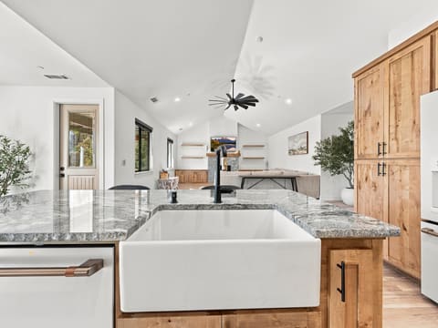 Photograph 18 of 9081 Silver King Rd
